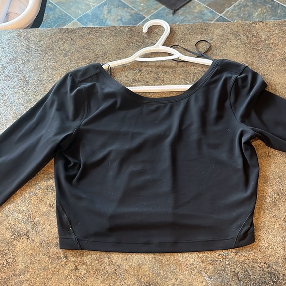 Lululemon black long sleeve open back top! - Picture 4 of 4